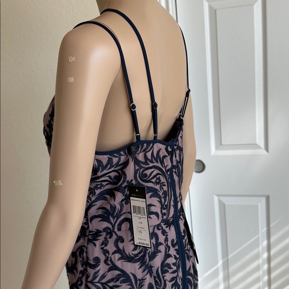 New with tag on BCBGMaxAzria Lilac Mauve Patterned Dress. - Picture 6 of 16